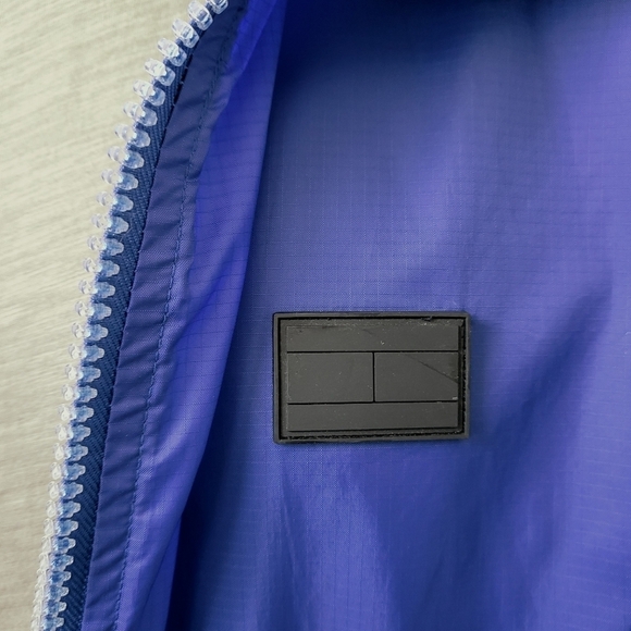 Tommy Hilfiger Windbreaker Black Logo Clear Zip Royal Blue Relaxed Fit Men's S - Picture 9 of 13